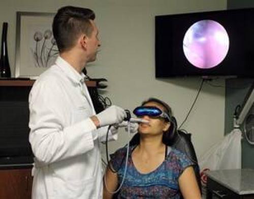 Не проходит насморк у взрослого: что делать. Причины постоянного насморка