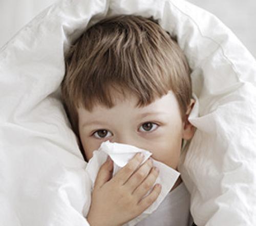 Как вылечить насморк у грудничка в домашних условиях. Насморк у малыша: советы маме