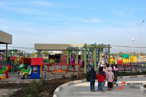 Каковы риски для других детей, если вести ребенка с насморком в детсад. Можно ли вести ребенка с насморком и кашлем в детсад и школу: неожиданные ответы врачей