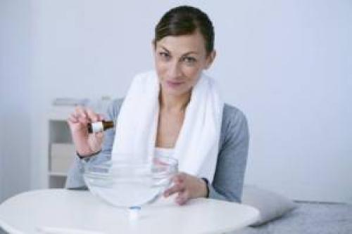 Можно ли использовать физраствор для ингаляций при аллергическом насморке. Виды ингаляций при насморке