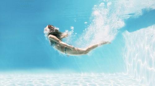 Можно ли купаться в бассейне или открытых водоемах во время регул. В какие дни купаться более безопасно