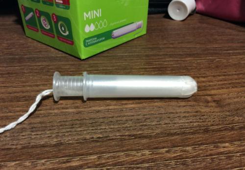 Как использовать тампон или менструальную чашу во время плавания. Как выбрать тампоны